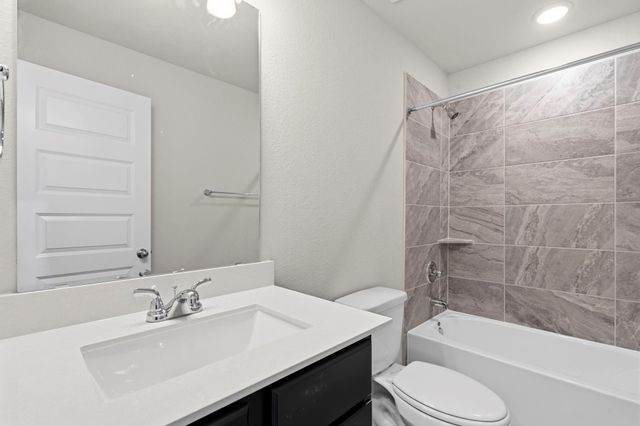 21119 Iberian Magpie Trail, Tomball, TX 77377