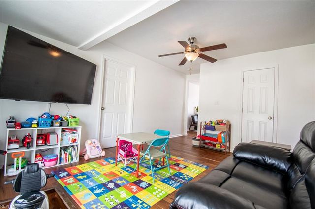 112 Robinson DR, Newport News, VA 23601