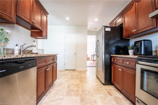 112 Robinson DR, Newport News, VA 23601