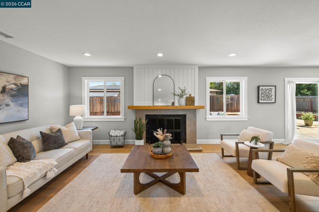 1394 El Camino Dr, Clayton, CA 94517