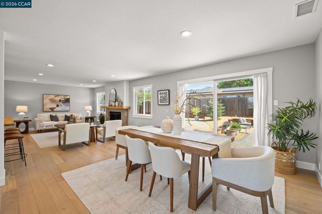 1394 El Camino Dr, Clayton, CA 94517