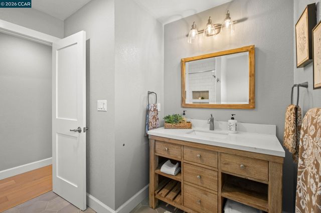 1394 El Camino Dr, Clayton, CA 94517