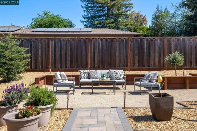 1394 El Camino Dr, Clayton, CA 94517