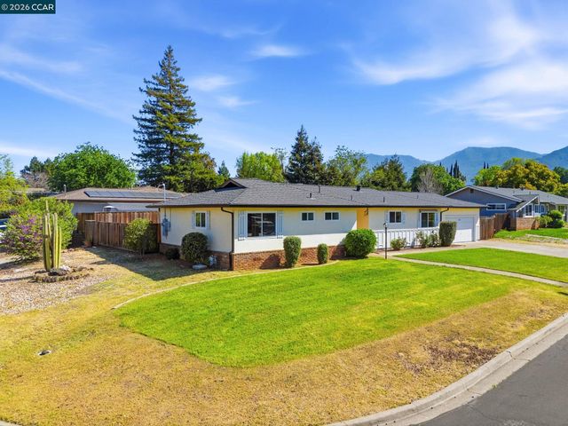 1394 El Camino Dr, Clayton, CA 94517