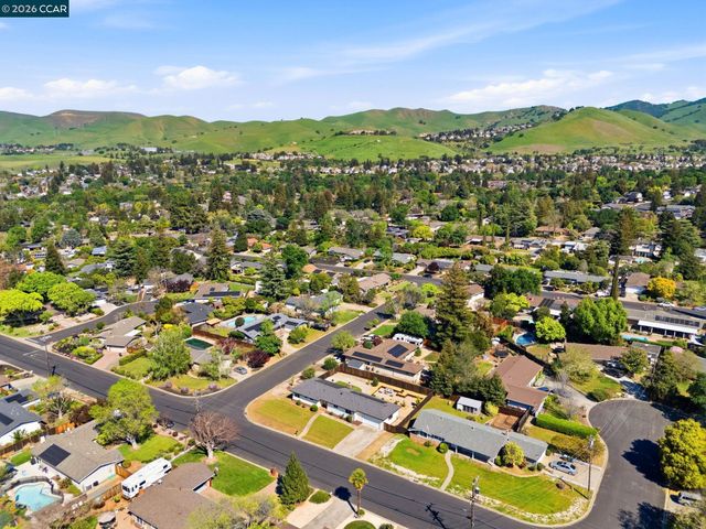 1394 El Camino Dr, Clayton, CA 94517