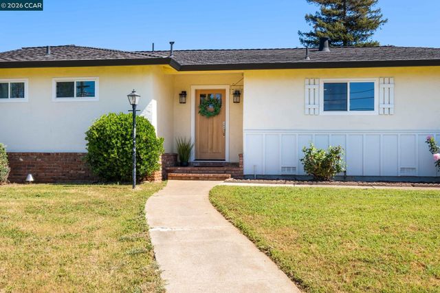 1394 El Camino Dr, Clayton, CA 94517