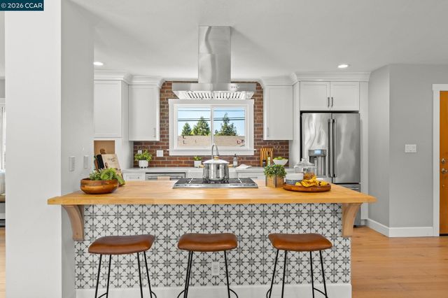 1394 El Camino Dr, Clayton, CA 94517