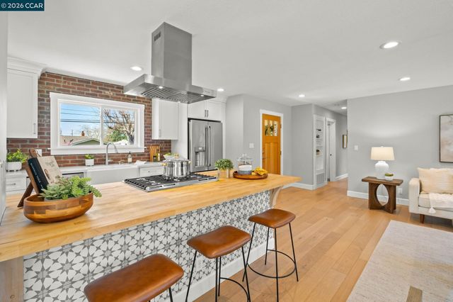 1394 El Camino Dr, Clayton, CA 94517