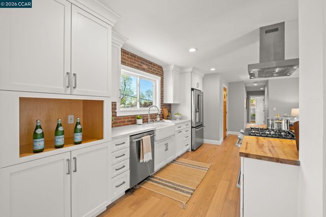 1394 El Camino Dr, Clayton, CA 94517