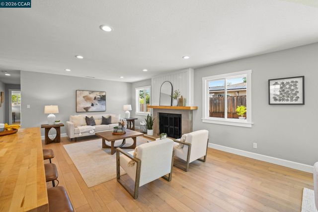 1394 El Camino Dr, Clayton, CA 94517