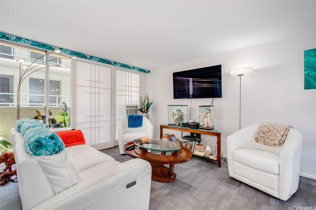 2947 Kalakaua Avenue 401, Honolulu, HI 96815