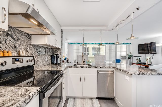 2947 Kalakaua Avenue 401, Honolulu, HI 96815