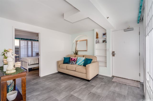 2947 Kalakaua Avenue 401, Honolulu, HI 96815