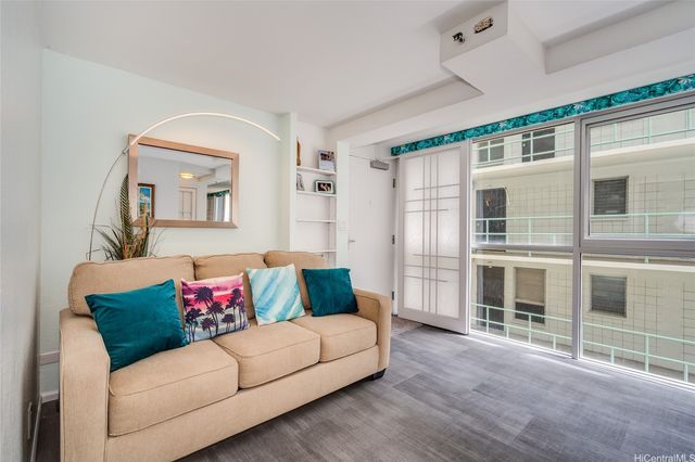 2947 Kalakaua Avenue 401, Honolulu, HI 96815
