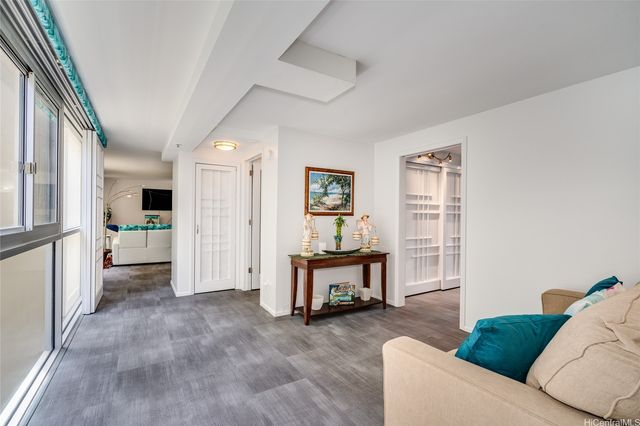 2947 Kalakaua Avenue 401, Honolulu, HI 96815