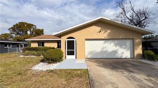 933 SE 26th ST, Cape Coral, FL 33904