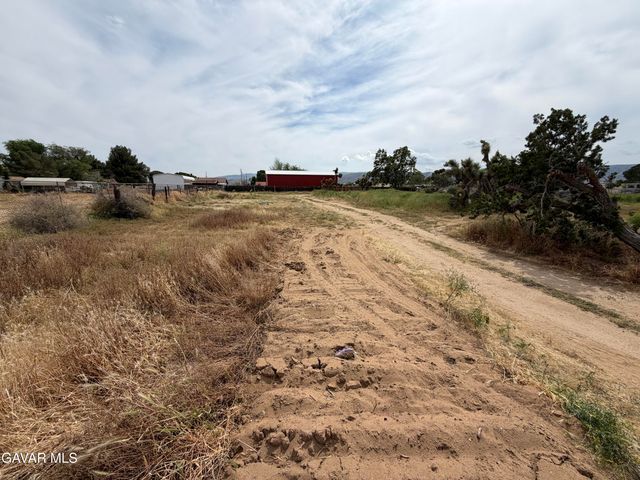 5056 W Avenue K 12, Lancaster, CA 93536