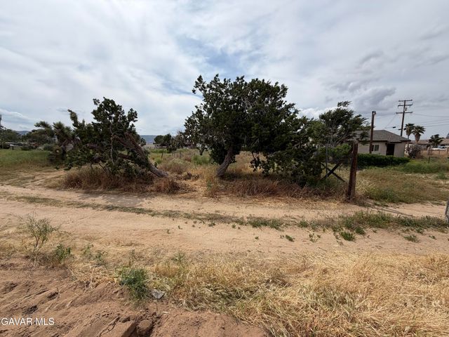 5056 W Avenue K 12, Lancaster, CA 93536