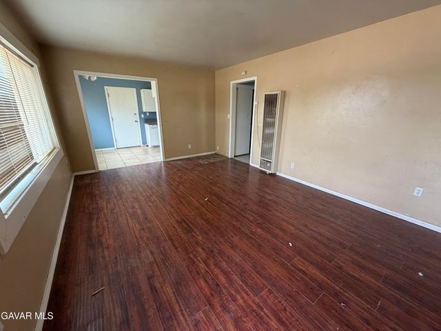 5056 W Avenue K 12, Lancaster, CA 93536