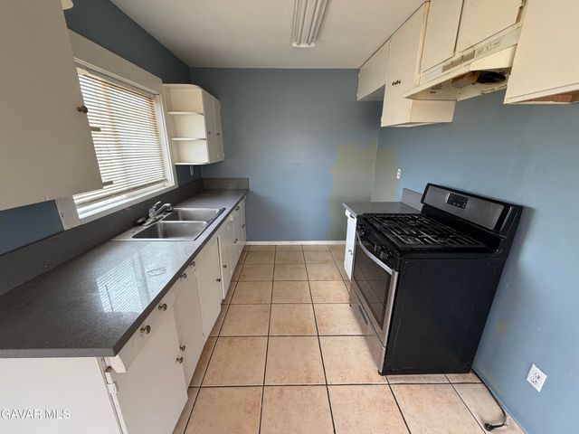 5056 W Avenue K 12, Lancaster, CA 93536