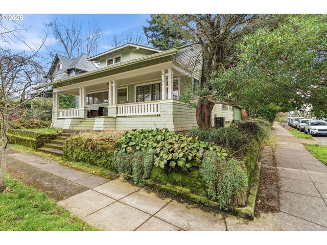 2604 Se WASHINGTON St, Portland, OR 97214