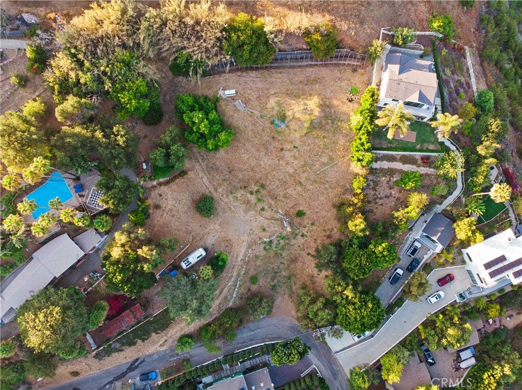 Image 3 of property listing at 26585 OCEAN VIEW Drive, Malibu, CA 90211