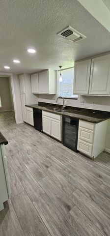 1204 Laurie Avenue, Desoto, TX 75115