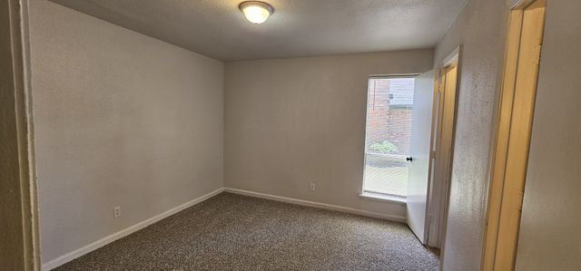 1204 Laurie Avenue, Desoto, TX 75115