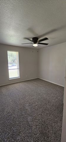 1204 Laurie Avenue, Desoto, TX 75115