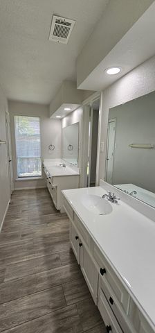 1204 Laurie Avenue, Desoto, TX 75115
