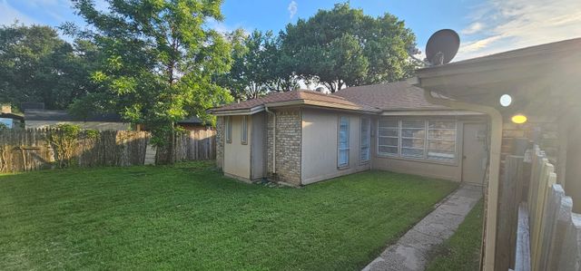 1204 Laurie Avenue, Desoto, TX 75115