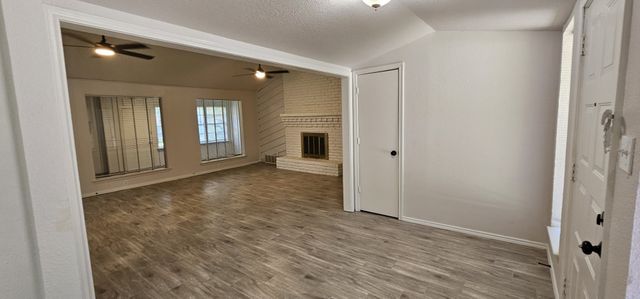 1204 Laurie Avenue, Desoto, TX 75115