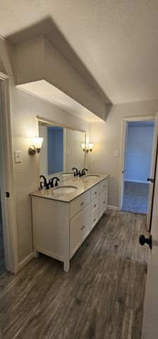 1204 Laurie Avenue, Desoto, TX 75115