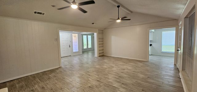 1204 Laurie Avenue, Desoto, TX 75115