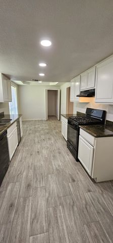 1204 Laurie Avenue, Desoto, TX 75115