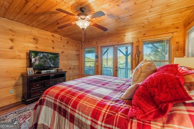 709 Laurel Creek Trail, Blue Ridge, GA 30513