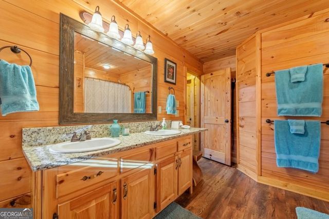 709 Laurel Creek Trail, Blue Ridge, GA 30513