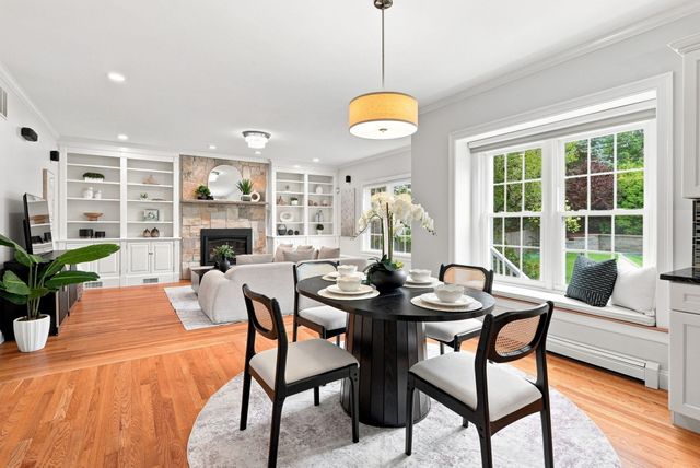 154 Old Spring St, Lexington, MA 02421