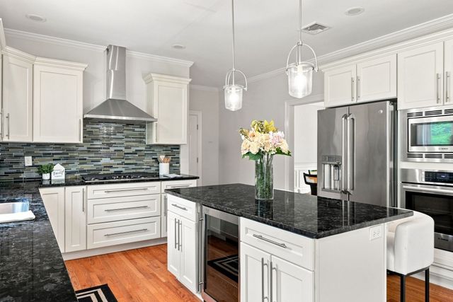 154 Old Spring St, Lexington, MA 02421