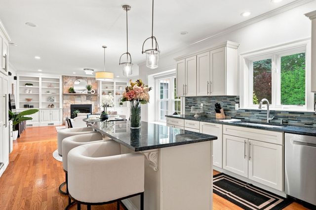154 Old Spring St, Lexington, MA 02421