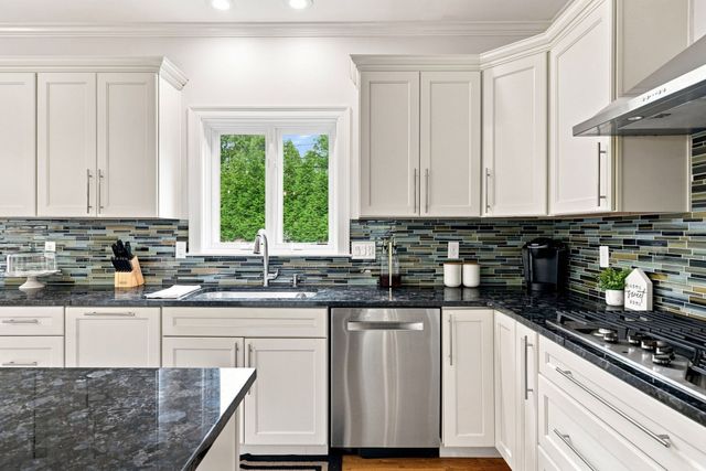 154 Old Spring St, Lexington, MA 02421