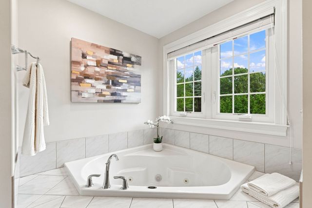 154 Old Spring St, Lexington, MA 02421