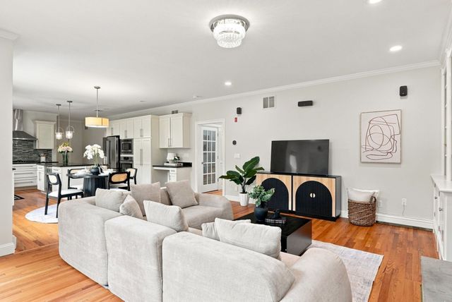 154 Old Spring St, Lexington, MA 02421