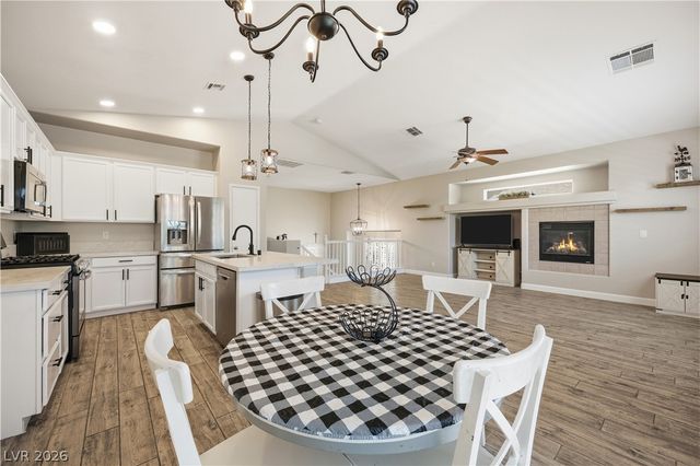 9816 Red Horse Street, Las Vegas, NV 89143
