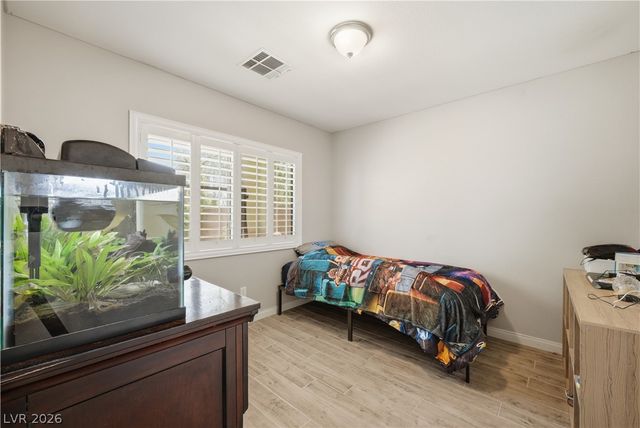 9816 Red Horse Street, Las Vegas, NV 89143