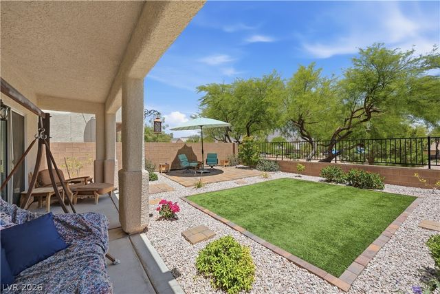 9816 Red Horse Street, Las Vegas, NV 89143