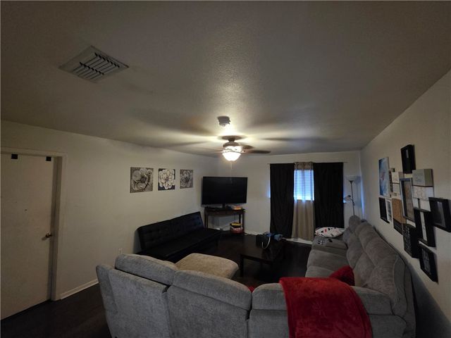 5605 Tanglewood Dr, Corpus Christi, TX 78412