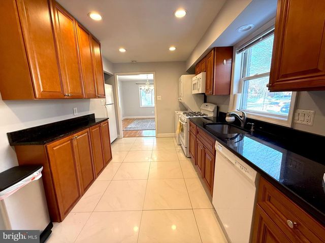 701 N VERMONT ST, Arlington, VA 22203