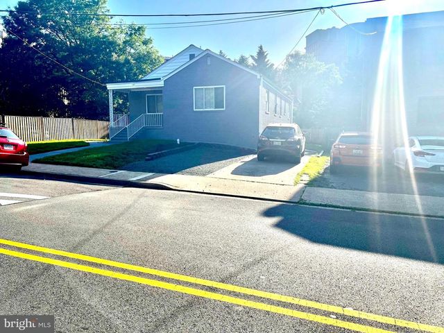 701 N VERMONT ST, Arlington, VA 22203