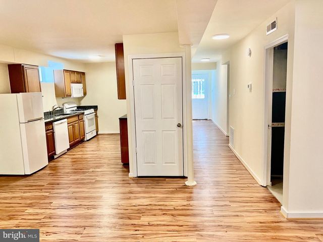 701 N VERMONT ST, Arlington, VA 22203